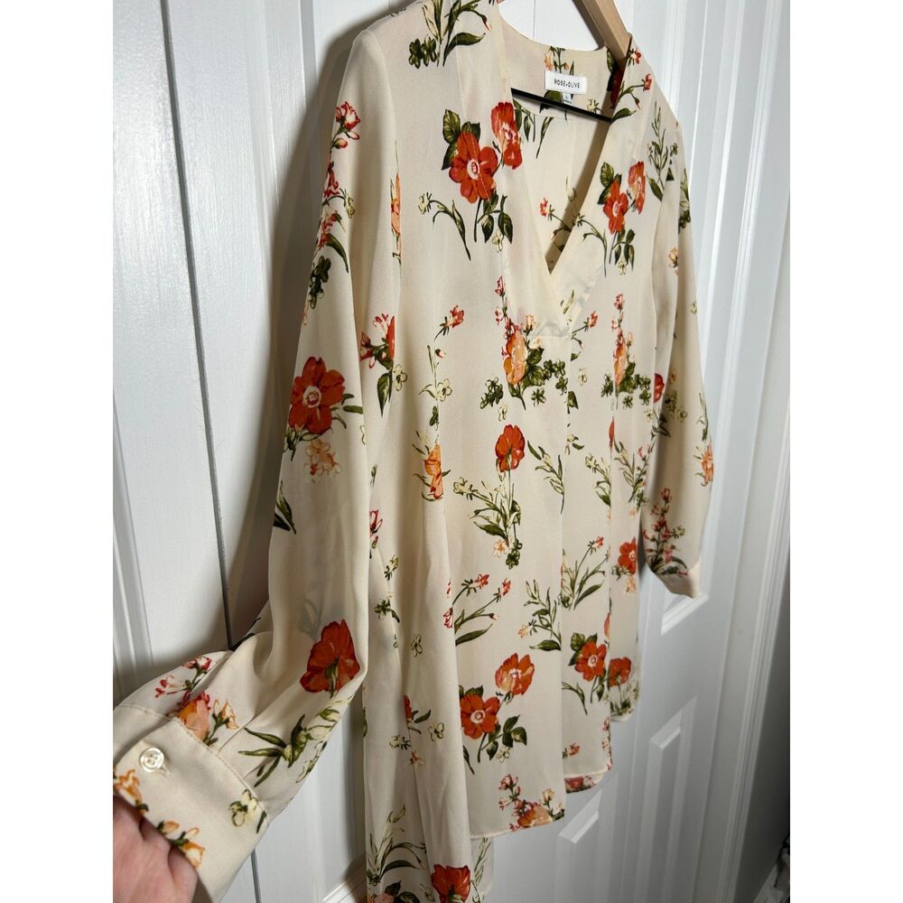 Rose & Olive Ivory Floral Poppy V-Neck Blouse Size Large - Picture 3 of 6